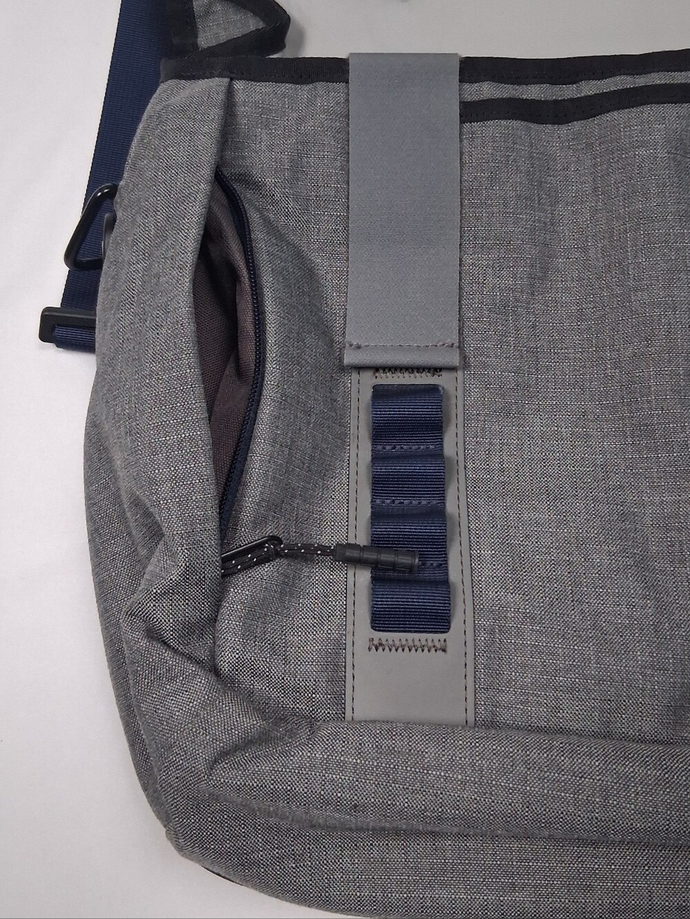 Timbuk2 San Francisco Command Messenger CrossBody Bag Laptop Organizer Gray/Blue - Picture 3 of 16